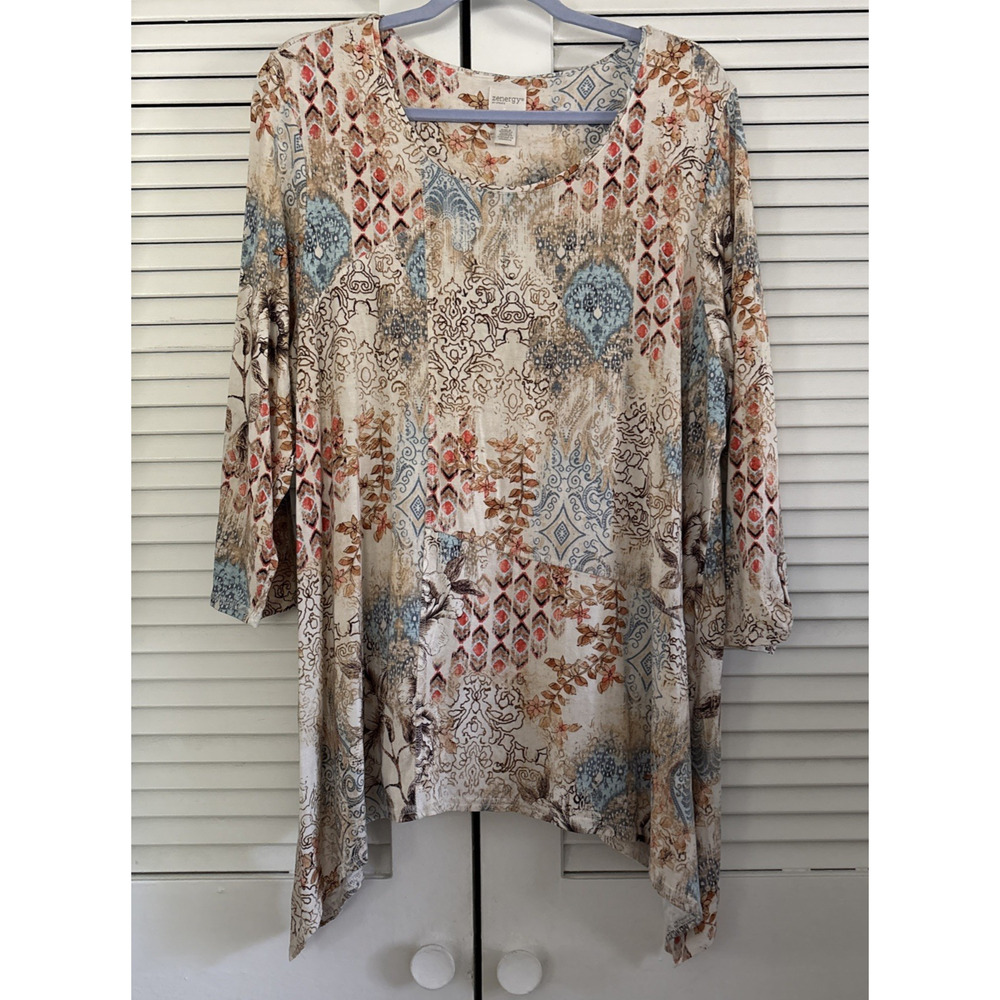 Zenergy By Chicos Top 3 XL 3/4 Sleeve Artsy Geometric Asymmetrical Hem SOFT